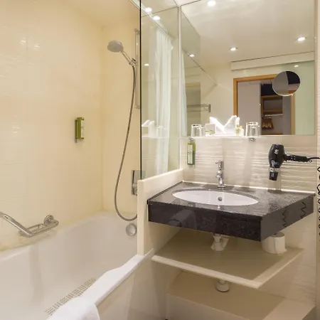 Adler Hotell 3*
